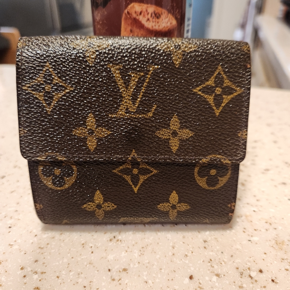 Louis Vuitton Damier Portefeiulle Elise Wallet.